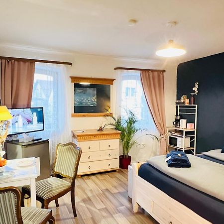 Apartment Amelie - Zimmer Mit Tv, W-Lan, Mikrowelle Und Kuehlschrank, Bad Mit Dusche Мальтердинген Экстерьер фото