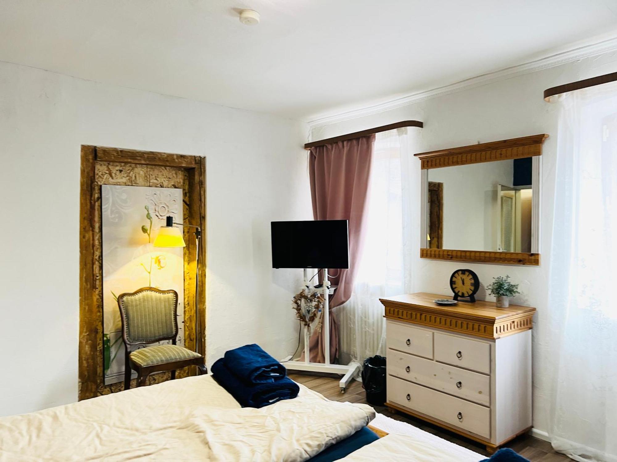 Apartment Amelie - Zimmer Mit Tv, W-Lan, Mikrowelle Und Kuehlschrank, Bad Mit Dusche Мальтердинген Экстерьер фото