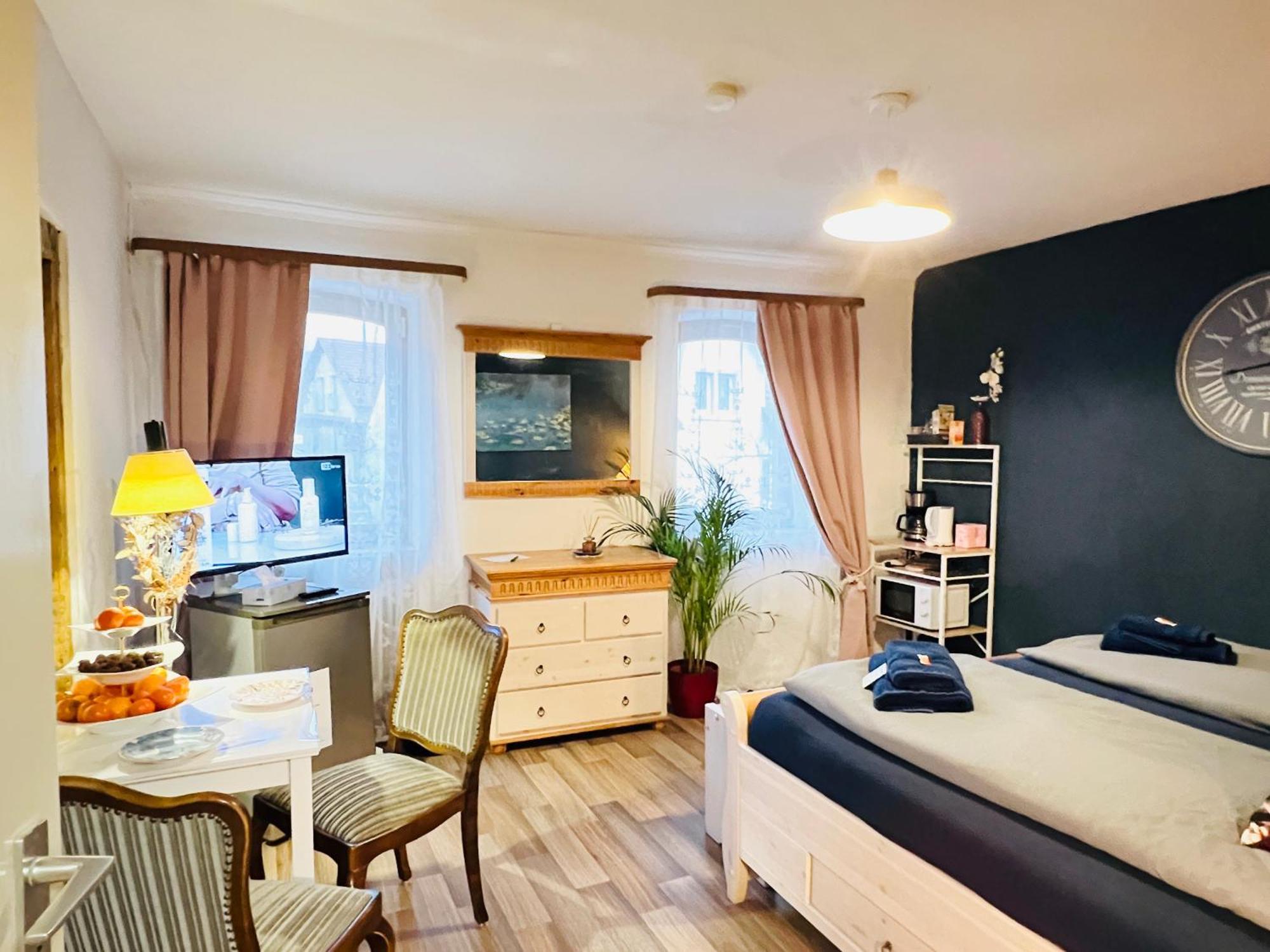 Apartment Amelie - Zimmer Mit Tv, W-Lan, Mikrowelle Und Kuehlschrank, Bad Mit Dusche Мальтердинген Экстерьер фото